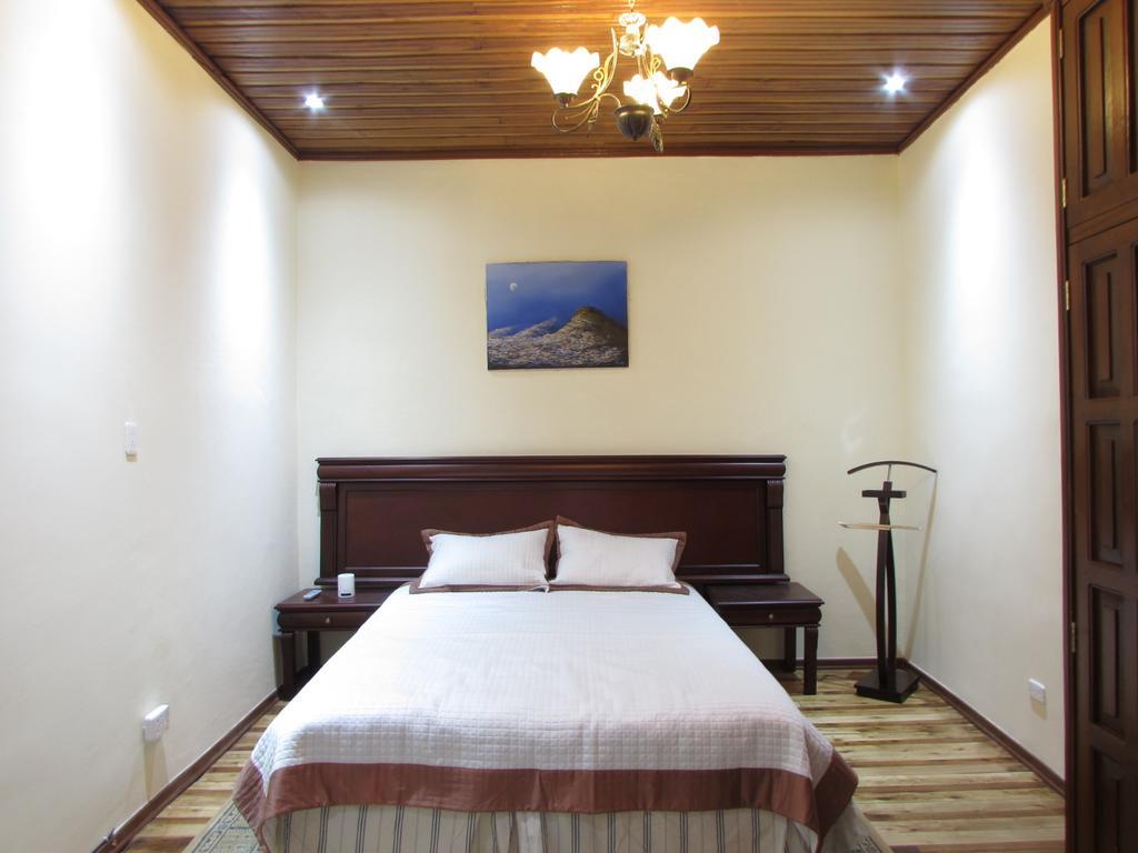 San Blas House & Suites Quito Exterior photo
